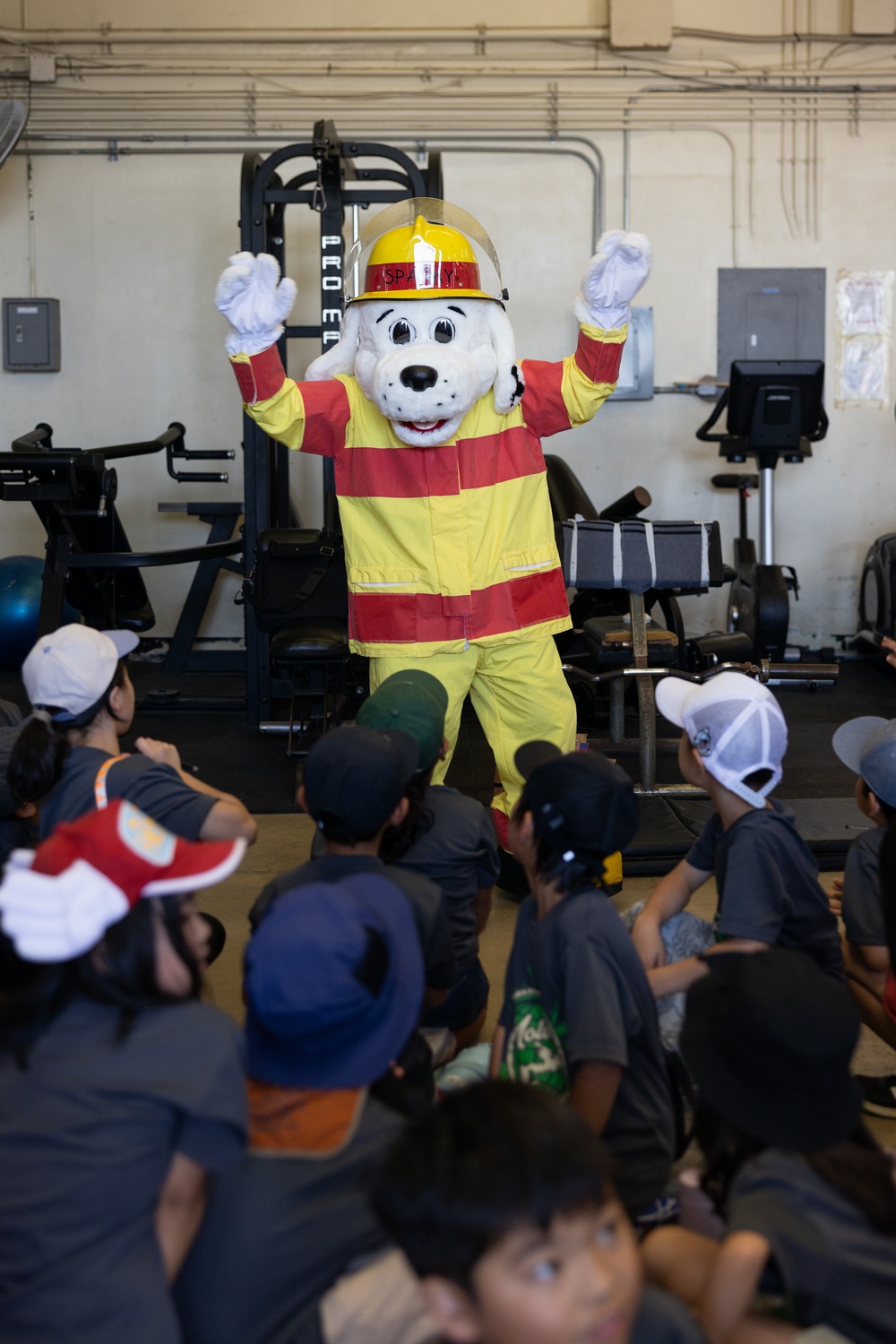 Kamimotobu After-School Children’s Club students tour Camp Schwab