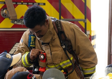 Kamimotobu After-School Children’s Club students tour Camp Schwab