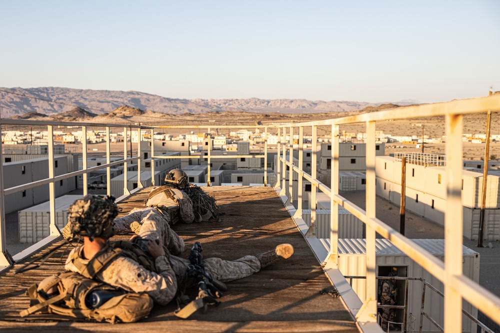 SLTE 4-25: Legionnaires Conduct Close Quarter Training