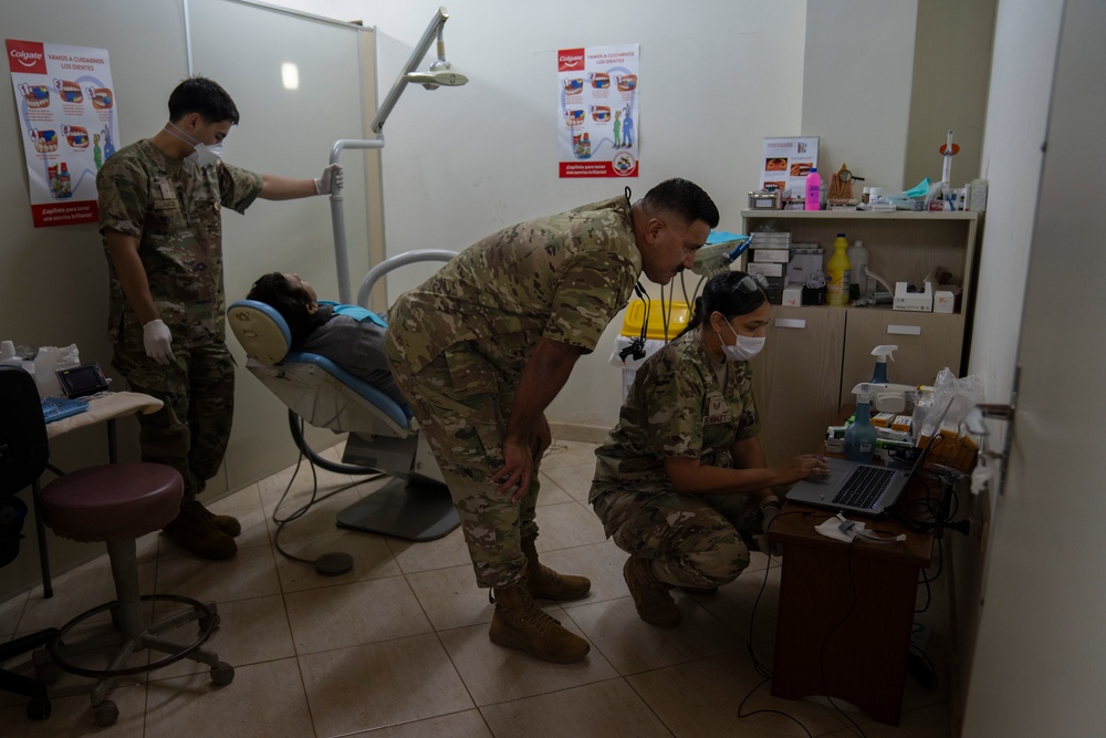 U.S., Paraguayan dental teams perform first endodontic procedures during AMISTAD 2025