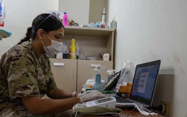 U.S., Paraguayan dental teams perform first endodontic procedures during AMISTAD 2025