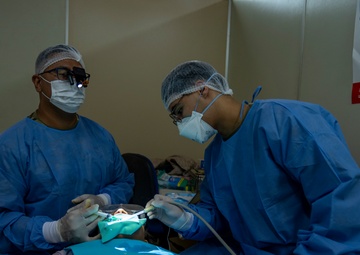 US, Paraguayan dental teams perform first endodontic procedures during AMISTAD 2025
