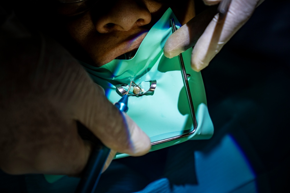 U.S., Paraguayan dental teams perform first endodontic procedures during AMISTAD 2025