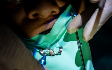 U.S., Paraguayan dental teams perform first endodontic procedures during AMISTAD 2025