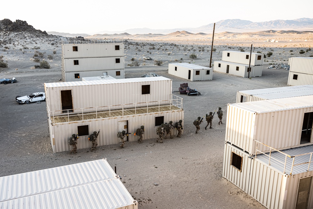 SLTE 4-25: Legionnaires Conduct Close Quarter Training