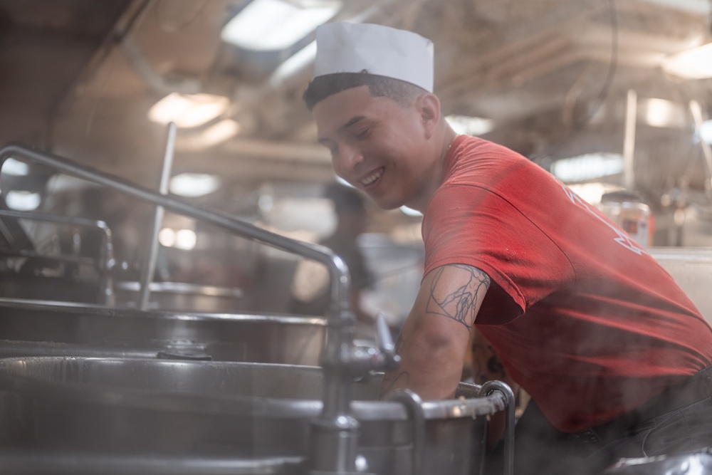 USS Theodore Roosevelt Preparing Meals