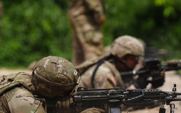 Soldiers assigned to the 11th Engineer Battalion conducts live fire training exercise