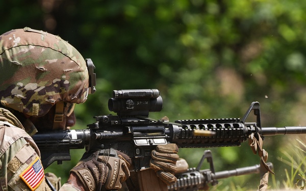 Soldiers assigned to the 11th Engineer Battalion conducts live fire training exercise