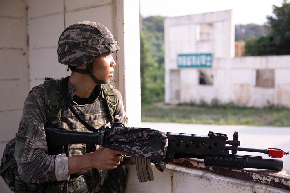2/23 Marines conduct final field operation during KMEP 25.2
