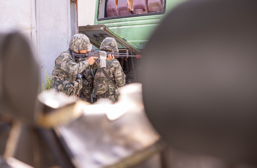 2/23 Marines conduct final field operation during KMEP 25.2