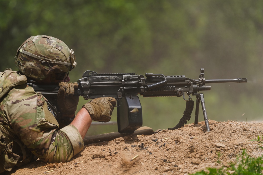 Soldiers assigned to the 11th Engineer Battalion conducts live fire training exercise