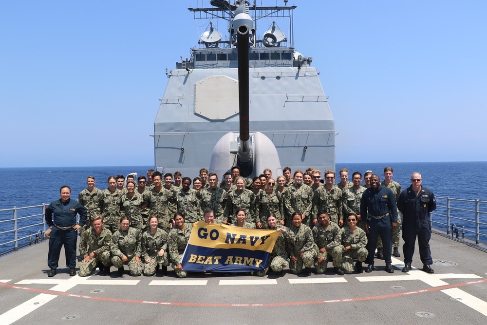 USS Chosin Hosts USNA Midshipmen