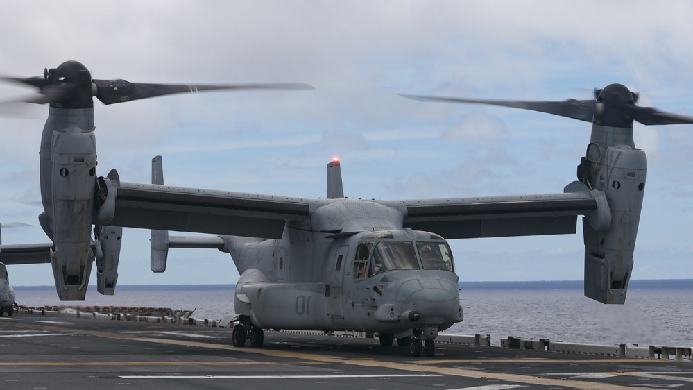 31st MEU | VMM 265 (Rein.) fly off USS America