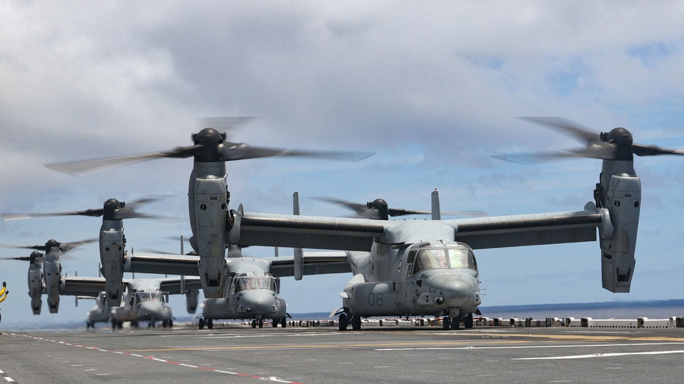 31st MEU | VMM 265 (Rein.) fly off USS America
