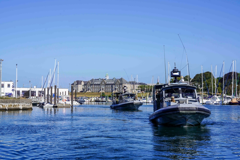 U.S. Naval War College Staff and Faculty Collaborate with MSRON 8