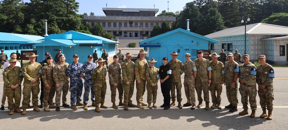 UFS25 participants visit DMZ to provide context for exercise