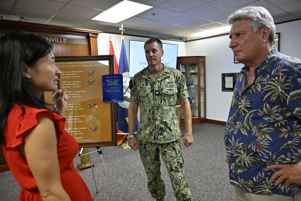 Former COs visit NAVSUP FLC Jacksonville