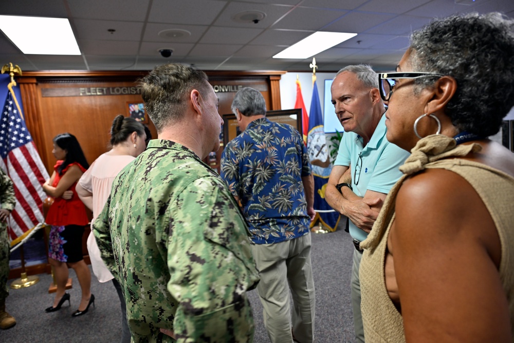 Former COs visit NAVSUP FLC Jacksonville
