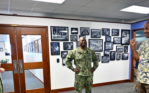 Former COs visit NAVSUP FLC Jacksonville