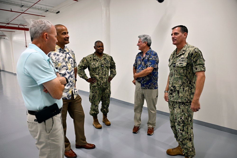 Former COs visit NAVSUP FLC Jacksonville