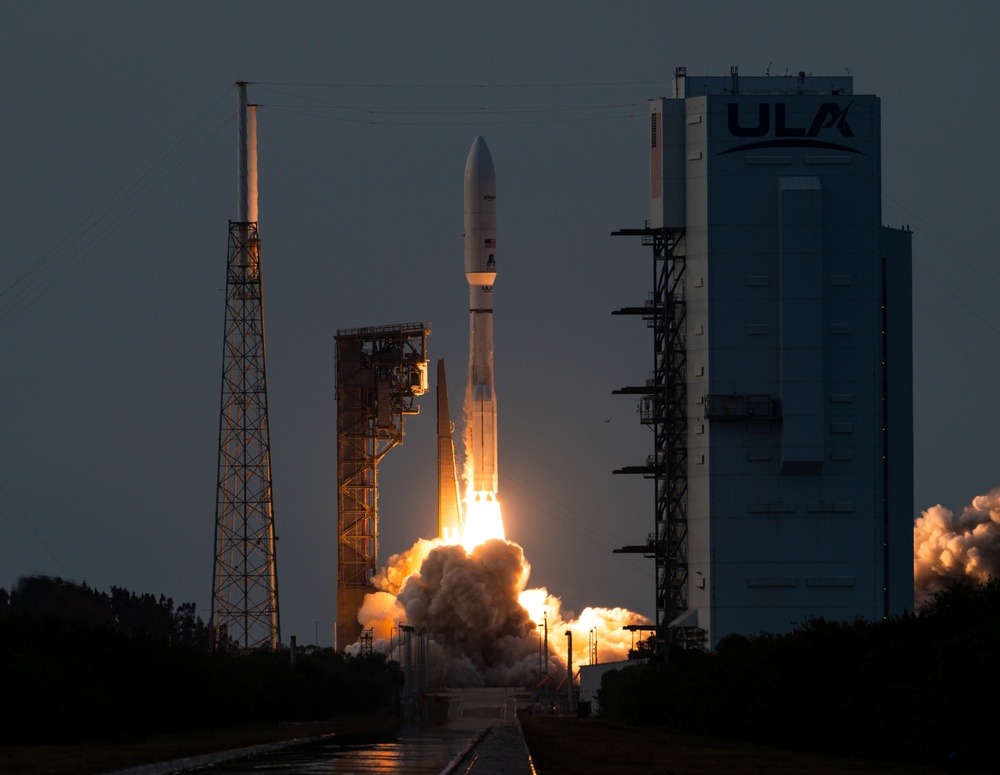 Atlas V KA-01 launches from CCSFS