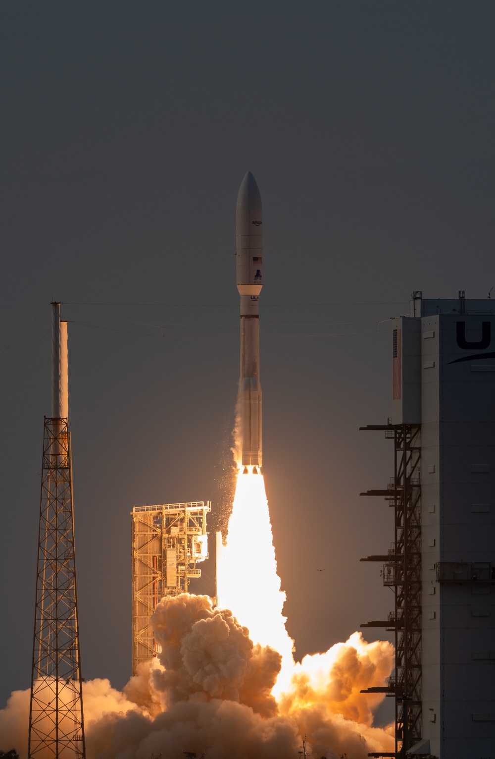 Atlas V KA-01 launches from CCSFS