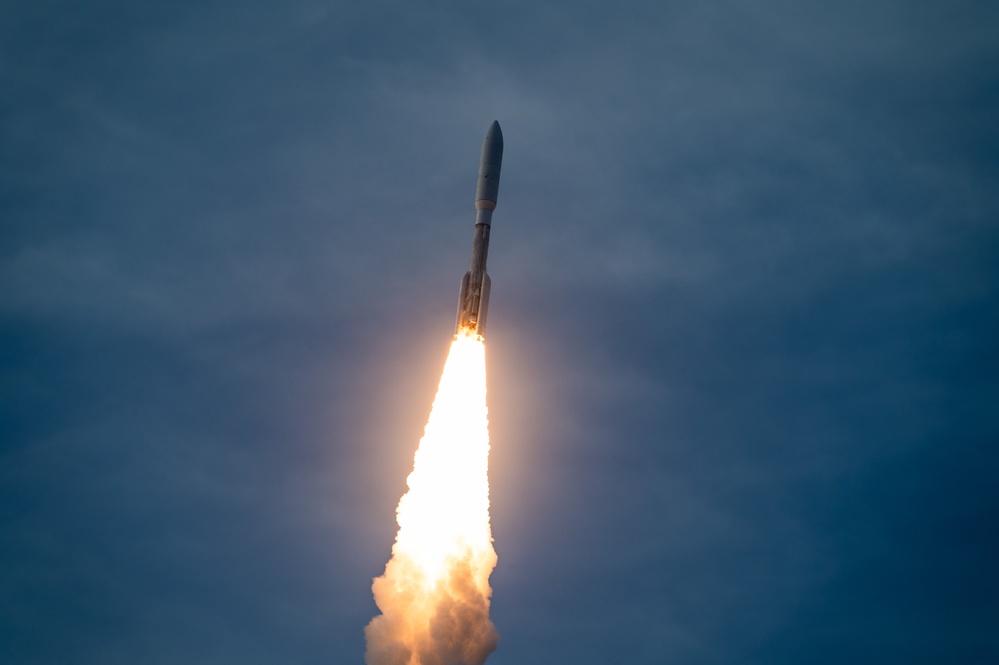 Atlas V KA-01 launches from CCSFS