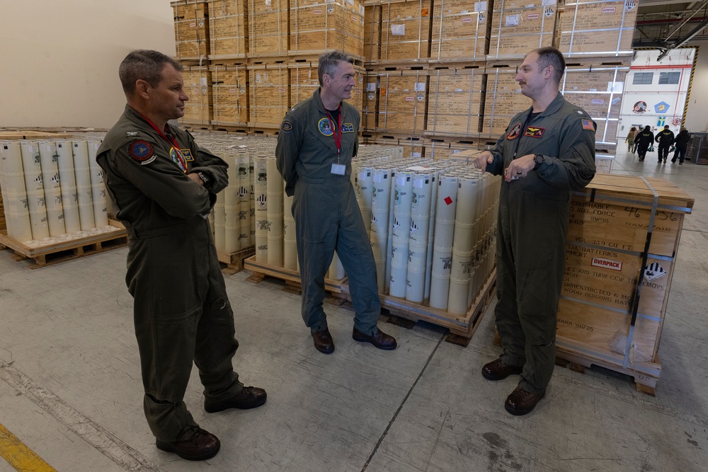 Rear Adm. Bryon Smith visits U.S. VP Squadrons