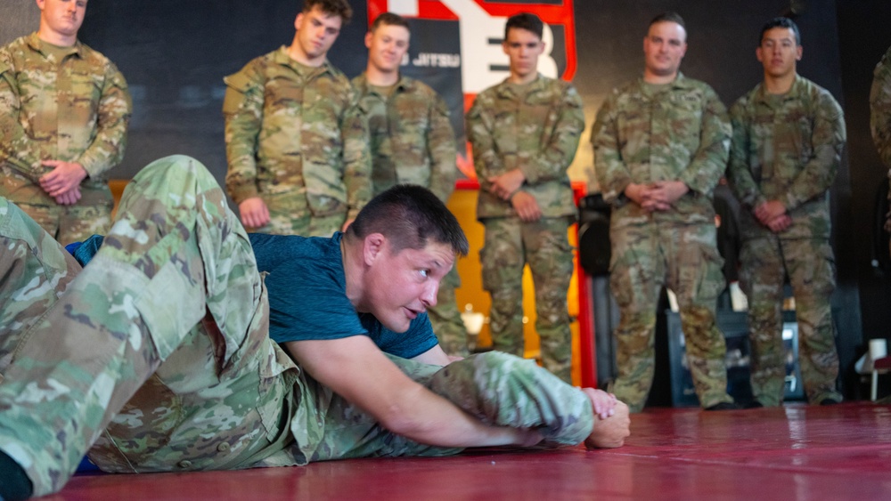 Chance Meeting Leads to Combatives Training Partnership for Oregon Guard Unit
