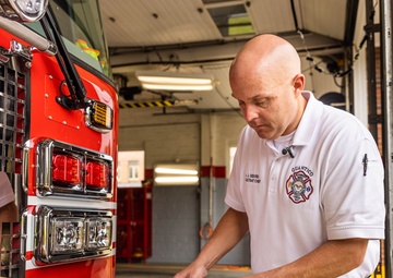 Automated External Defibrillator Demonstration on Quantico
