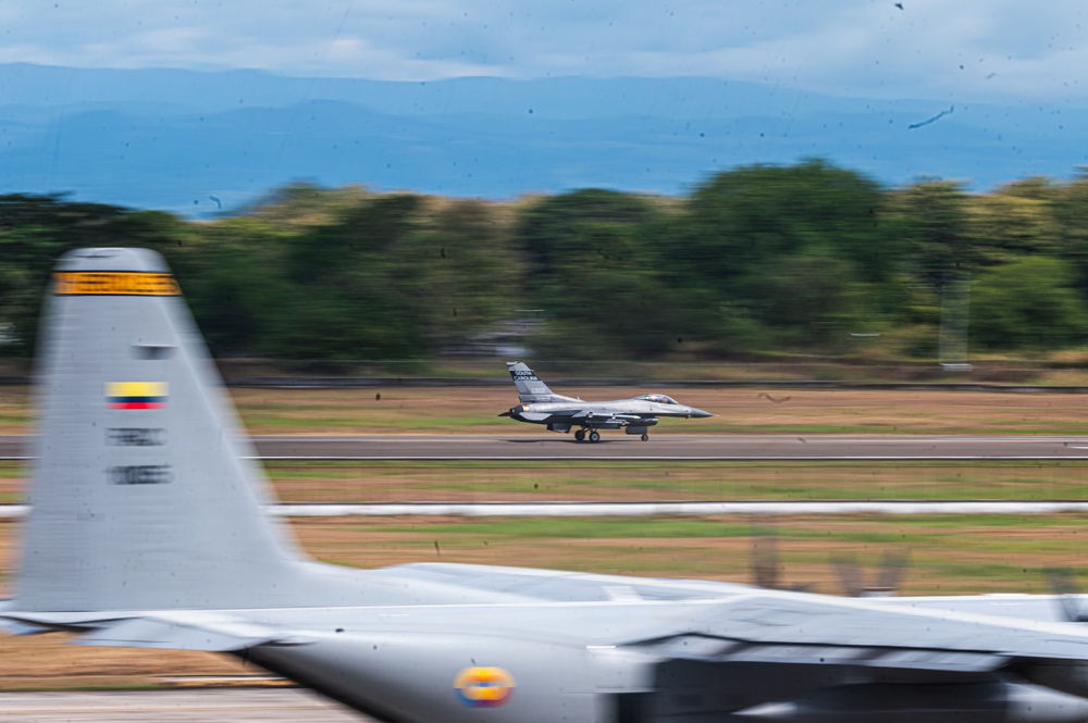 U.S. Air Force, Colombia Aerospace Force conduct aeromedical training in Palanquero