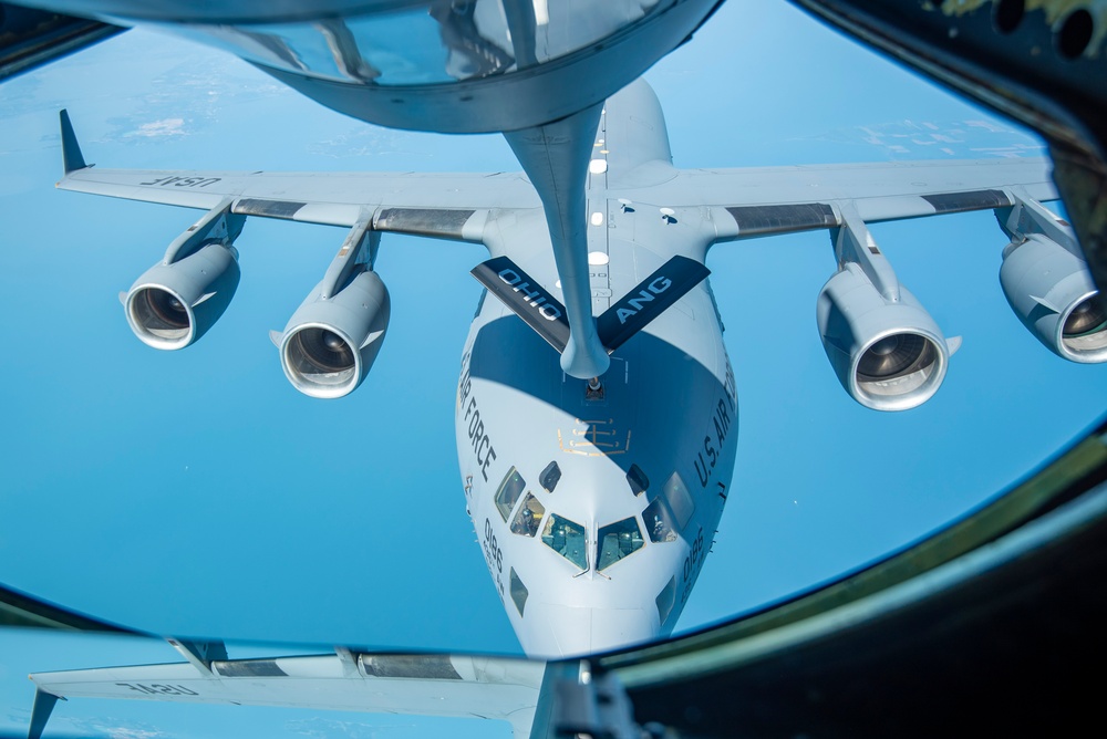 KC-135 refuels C-17