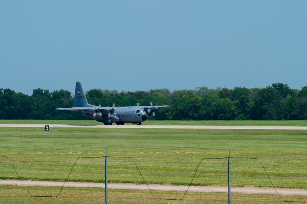 509 SFS conducts HVI transfer exercise at Whiteman AFB
