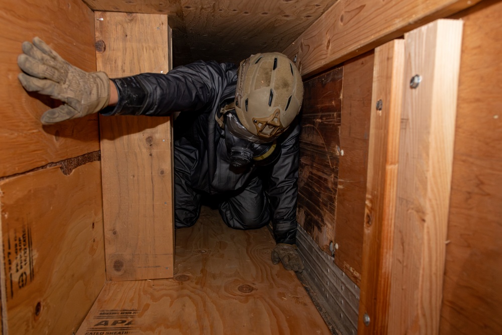 CBIRF conducts casualty extraction training with CLB 451 MT at AE25