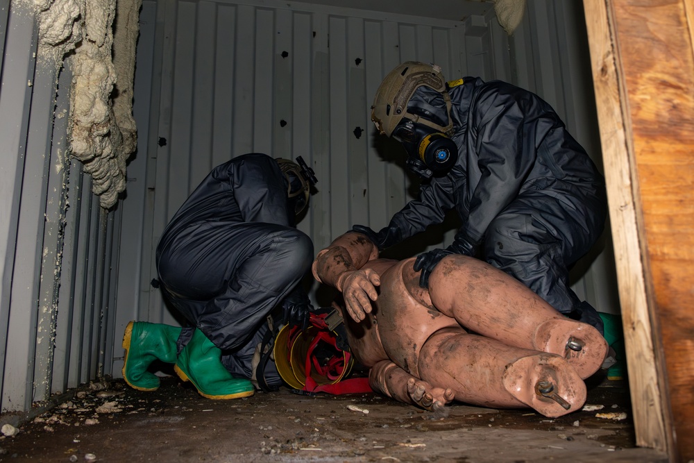 CBIRF conducts casualty extraction training with CLB 451 MT at AE25