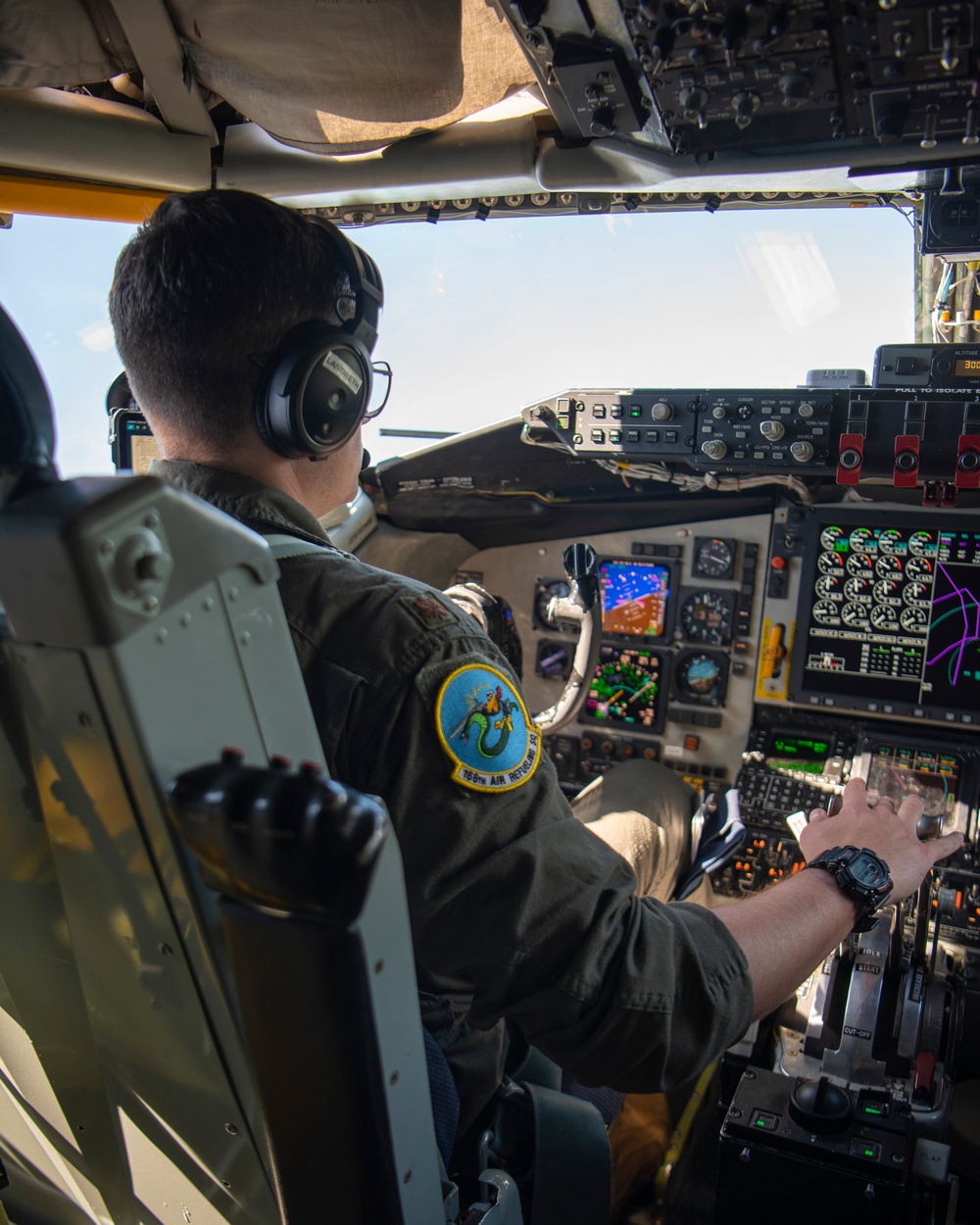 KC-135 refuels C-17