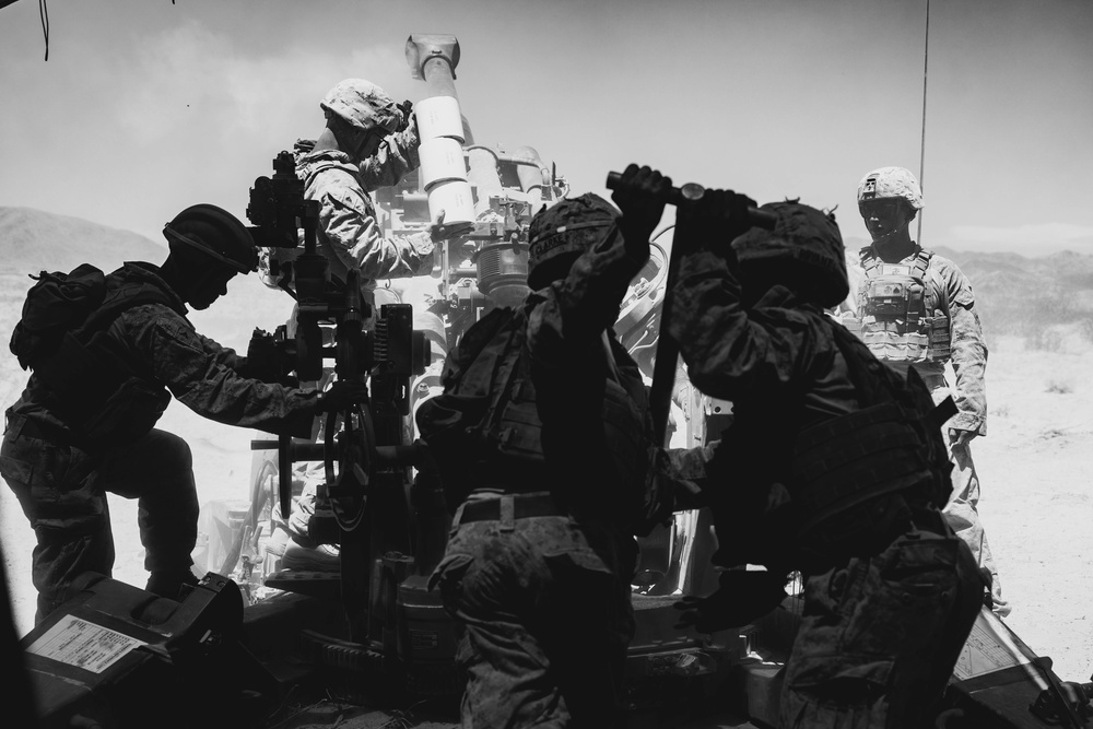 1/10B Artillery Battery conduct Live Fire During SLTE 4-25
