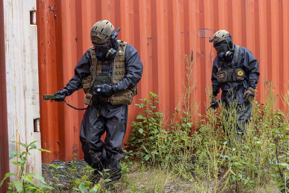 CBIRF conducts casualty extraction training with CLB 451 MT at AE25