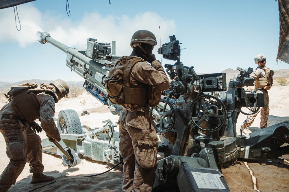 1/10B Artillery Battery conduct Live Fire During SLTE 4-25
