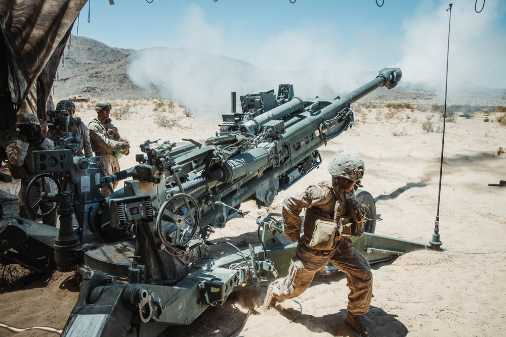 1/10B Artillery Battery conduct Live Fire During SLTE 4-25