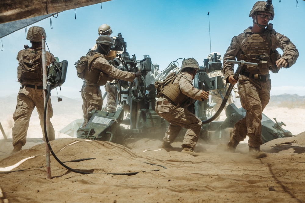 1/10B Artillery Battery conduct Live Fire During SLTE 4-25