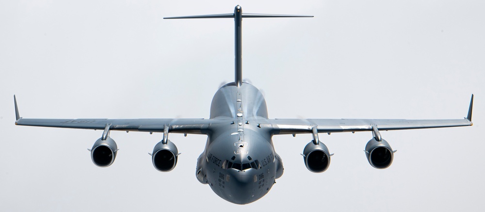 KC-135 refuels C-17