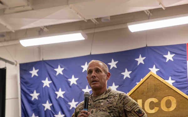 Senior Enlisted Advisor John T. Raines III visits the Tennessee National Guard