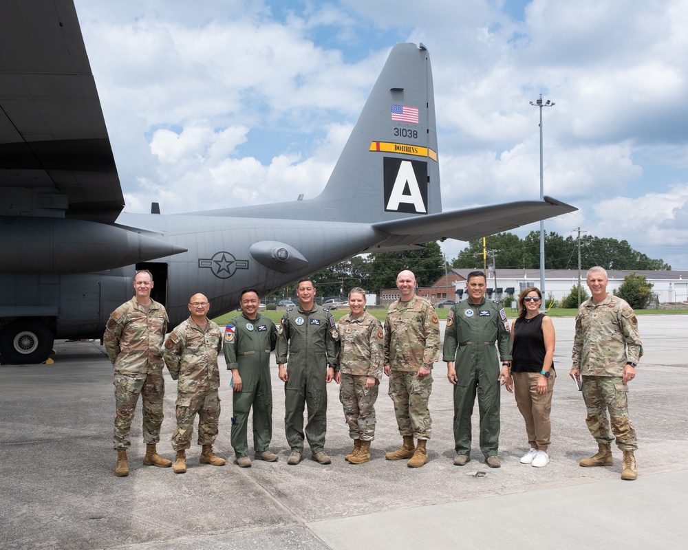 Air Force Reserve leaders host Philippine Air Force Reserve delegation to strengthen partnerships