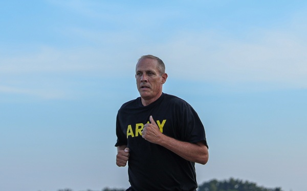 Senior Enlisted Advisor John T. Raines III visits the Tennessee National Guard