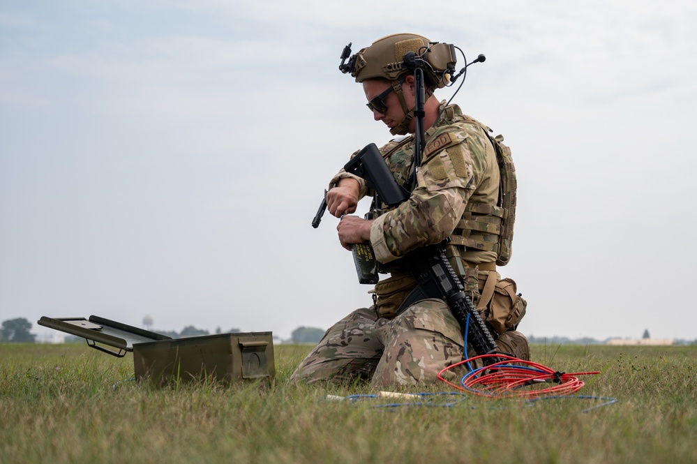 EOD team practices ordnance disposal at NS 25-2