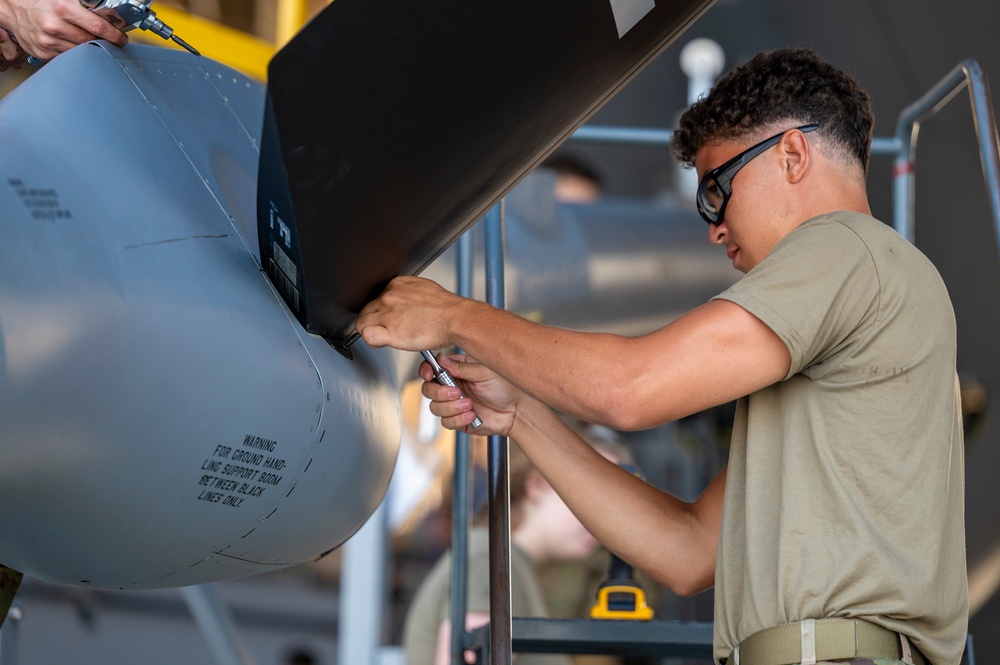 Isochronal inspection on KC-135