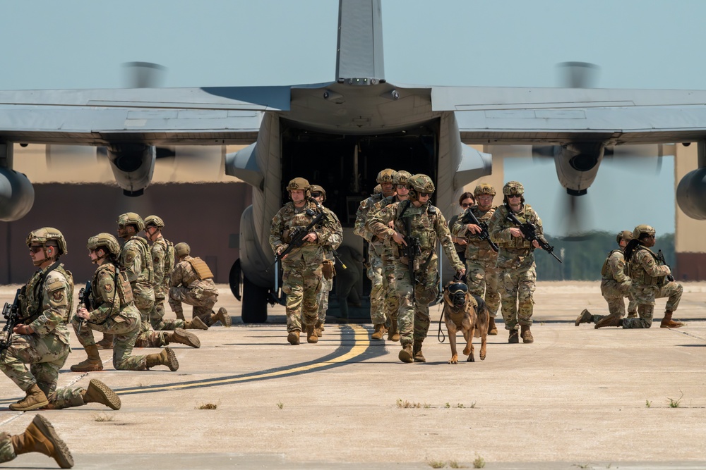 509 SFS conducts HVI transfer exercise at Whiteman AFB
