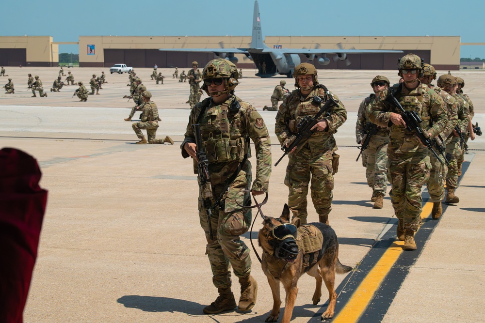 509 SFS conducts HVI transfer exercise at Whiteman AFB