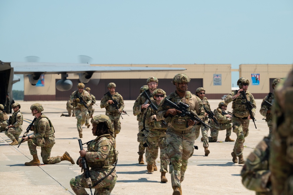509 SFS conducts HVI transfer exercise at Whiteman AFB